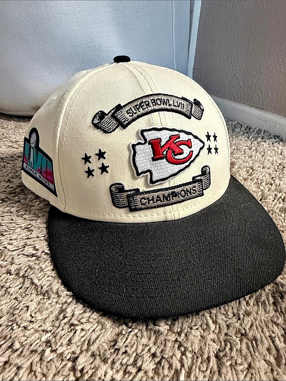 New Era Super Bowl LV Champions 9FIFTY Men's Snapback Hat Cream & Black